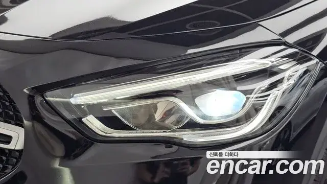 Mercedes-Benz GLA-Class 2021 — Photo 5/32