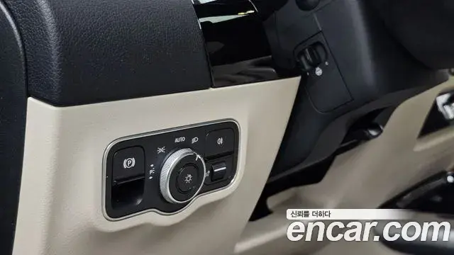 Mercedes-Benz GLA-Class 2021 — Photo 24/32