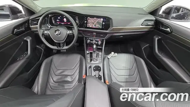 Volkswagen Jetta 2021 — Photo 30/35