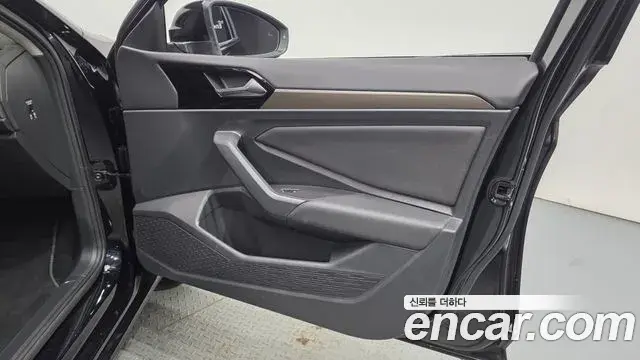Volkswagen Jetta 2021 — Photo 21/35
