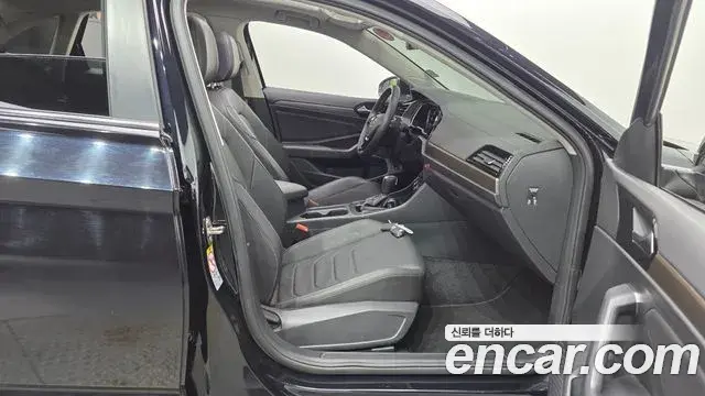 Volkswagen Jetta 2021 — Photo 34/35