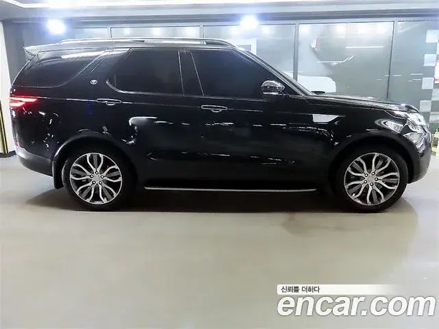 Land Rover Discovery 5 2018 — ფოტო 3/20