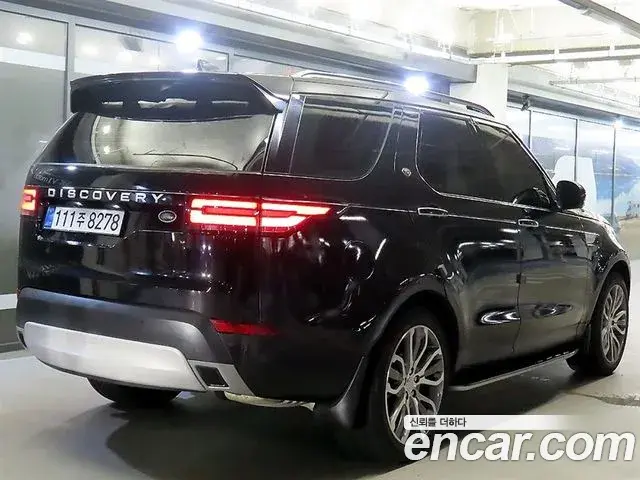 Land Rover Discovery 5 2018 — ფოტო 17/20