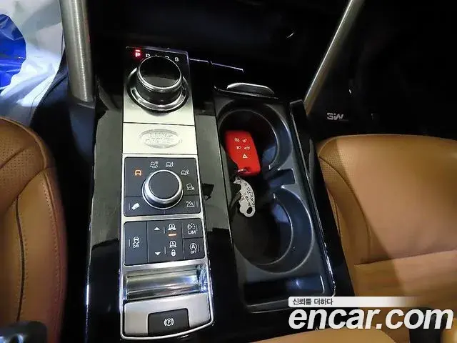 Land Rover Discovery 5 2018 — ფოტო 10/20