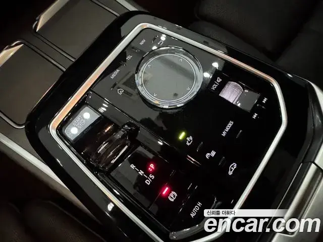 BMW 7 Series 2023 — Photo 10/20