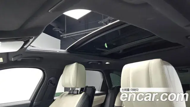 Land Rover Range Rover Velar 2021 — Şəkil 22/32