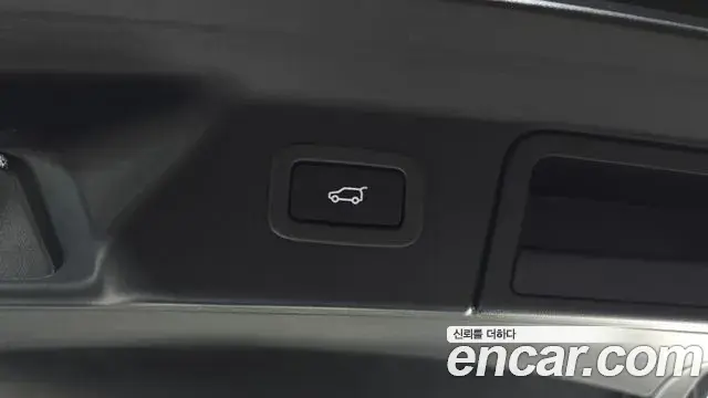 Land Rover Range Rover Velar 2021 — Şəkil 8/32