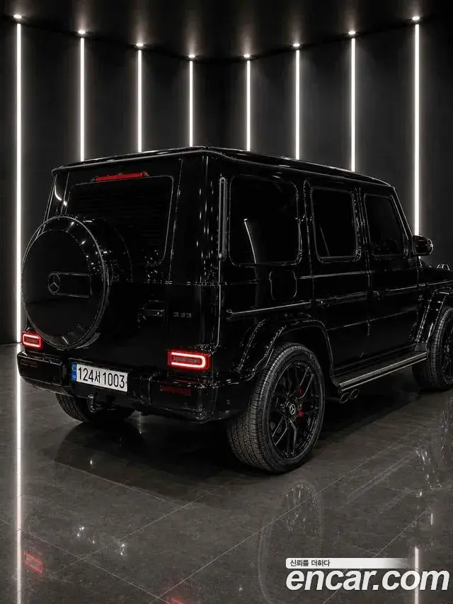 Mercedes-Benz G-Class 2024 — Photo 6/13