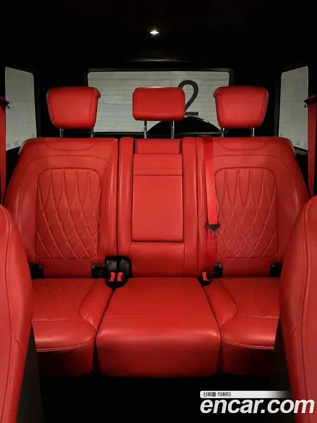 Mercedes-Benz G-Class 2024 — Photo 11/13