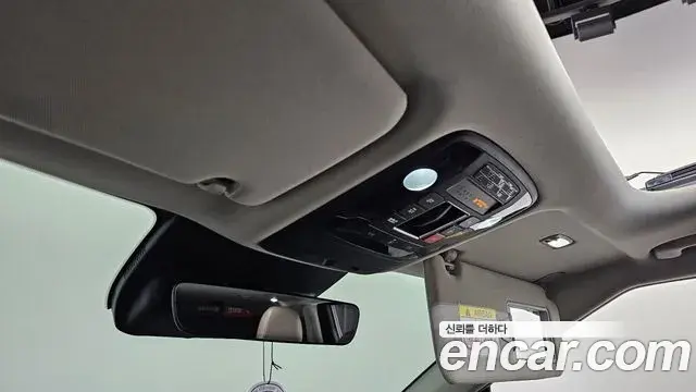 Kia Carnival 2024 — ფოტო 34/35