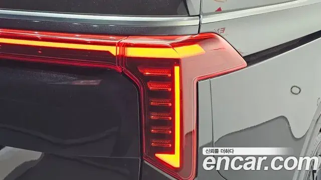 Kia Carnival 2024 — ფოტო 21/35
