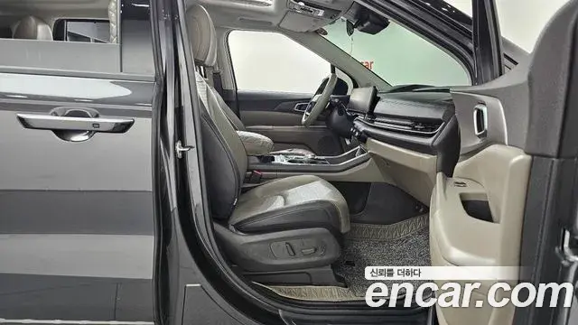Kia Carnival 2024 — ფოტო 6/35
