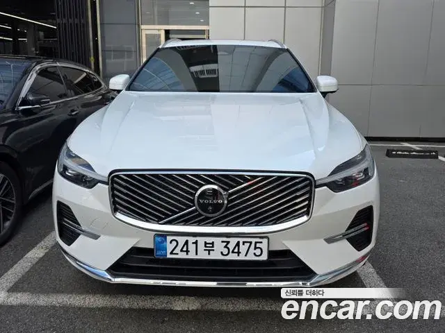 Volvo XC60 2025 — ფოტო 2/10