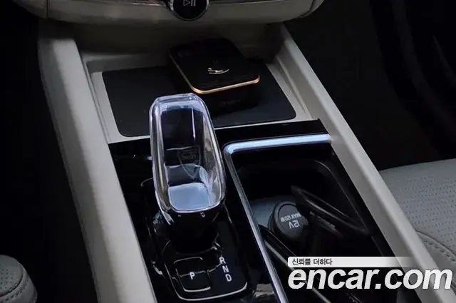 Volvo XC60 2025 — ფოტო 10/10