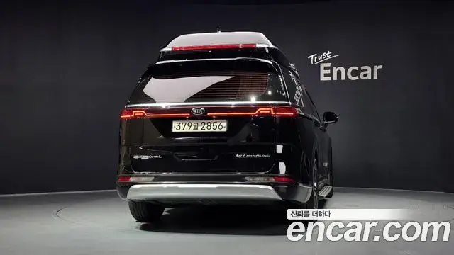 Kia Carnival 2021 — Şəkil 9/37