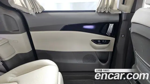 Kia Carnival 2021 — Şəkil 13/37