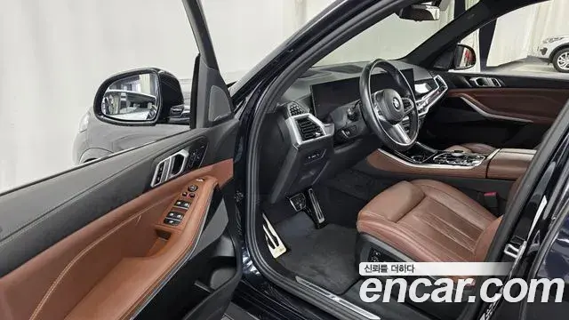 BMW X5 2023 — Фото 10/20