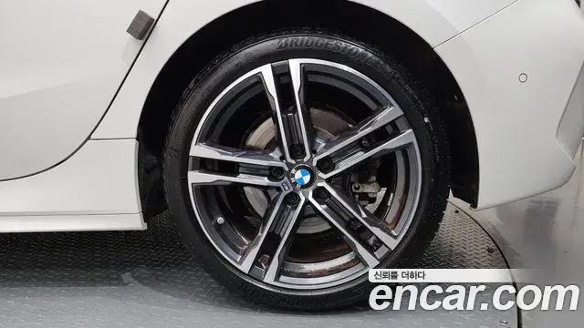 BMW 1 Series 2023 — Şəkil 19/34