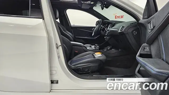 BMW 1 Series 2023 — Şəkil 29/34