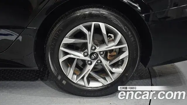 Hyundai Sonata Hybrid 2022 — Şəkil 21/30