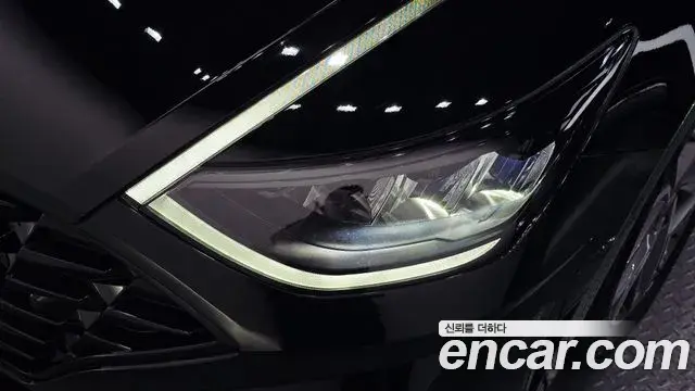 Hyundai Sonata Hybrid 2022 — Şəkil 14/30