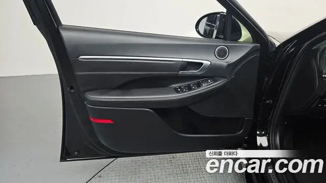 Hyundai Sonata Hybrid 2022 — Şəkil 12/30