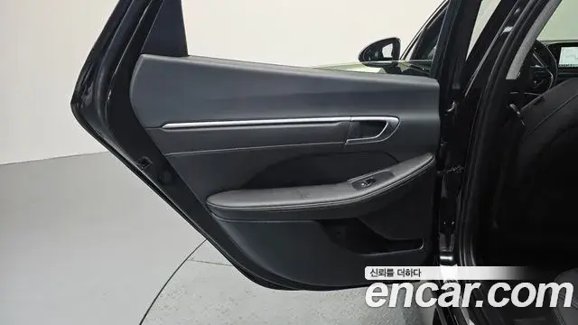 Hyundai Sonata Hybrid 2022 — Şəkil 23/30