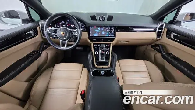 Porsche Cayenne 2020 — ფოტო 18/36
