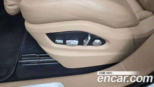 Porsche Cayenne 2020 — ფოტო 29/36