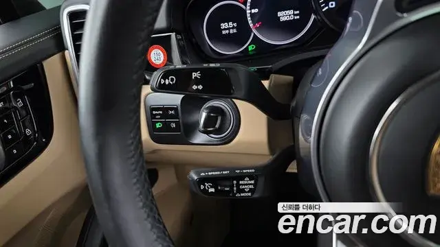 Porsche Cayenne 2020 — ფოტო 15/36
