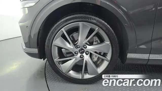 Genesis GV70 2024 — ფოტო 25/33