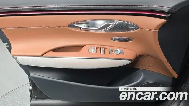 Genesis GV70 2024 — ფოტო 17/33
