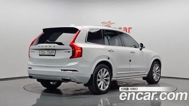 Volvo XC90 2019 — Фото 2/20