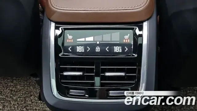 Volvo XC90 2019 — Photo 29/36