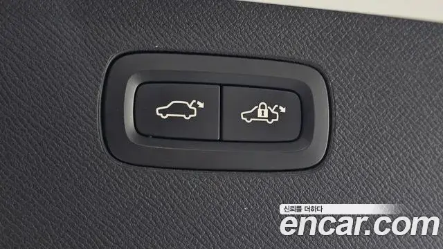 Volvo XC90 2019 — Photo 31/36