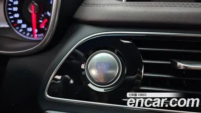 Genesis G70 2019 — Photo 23/32
