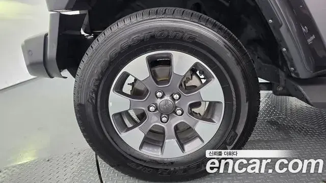 Jeep Wrangler 2021 — Photo 8/29