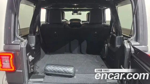 Jeep Wrangler 2021 — Photo 10/29