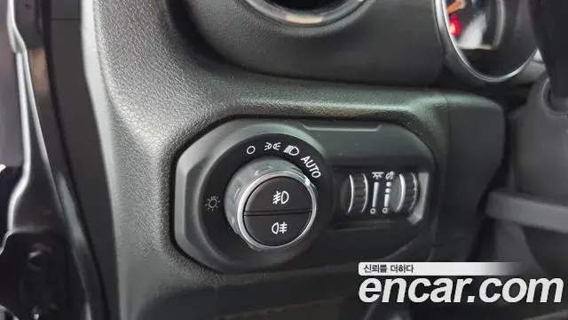 Jeep Wrangler 2021 — Photo 9/29