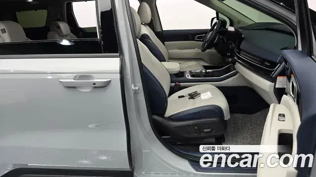 Kia Carnival 2024 — Photo 30/32