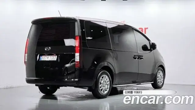 Hyundai Staria 2023 — Фото 2/20