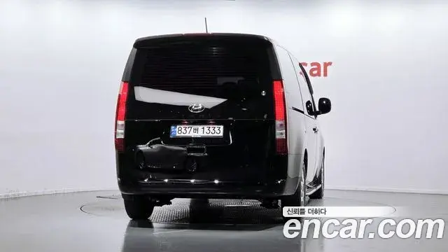 Hyundai Staria 2023 — Фото 4/20