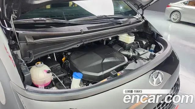 Hyundai Staria 2023 — Фото 6/20