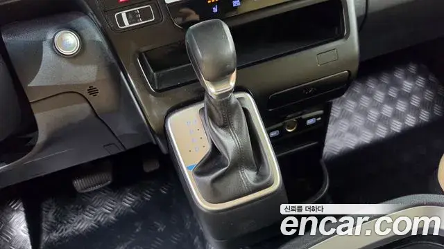 Hyundai Staria 2023 — Фото 9/20