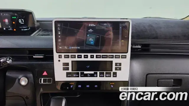 Hyundai Staria 2023 — Фото 13/20