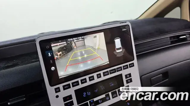 Hyundai Staria 2023 — Фото 15/20