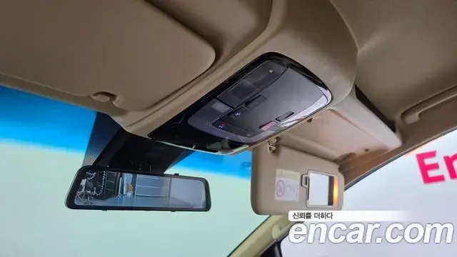 Hyundai Staria 2023 — Фото 17/20
