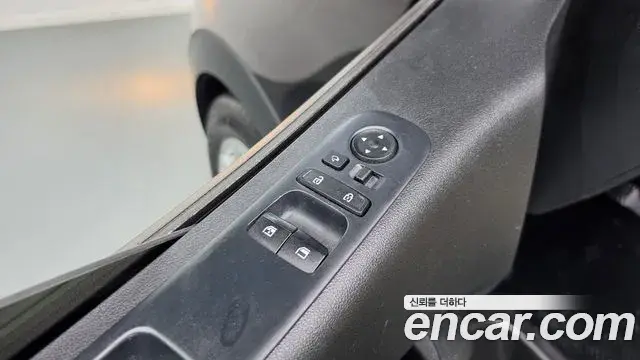 Hyundai Staria 2023 — Фото 19/20
