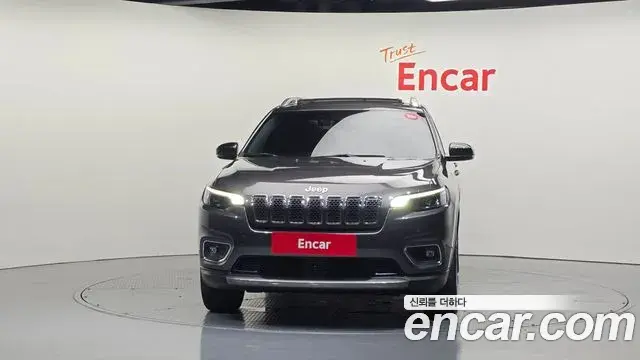Jeep Cherokee 2021 — Фото 3/20