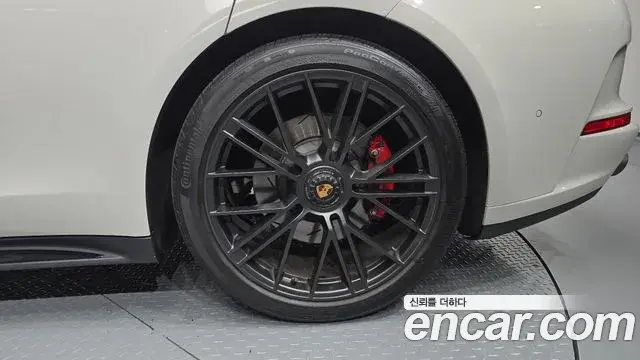 Porsche Panamera 2025 — ფოტო 17/39